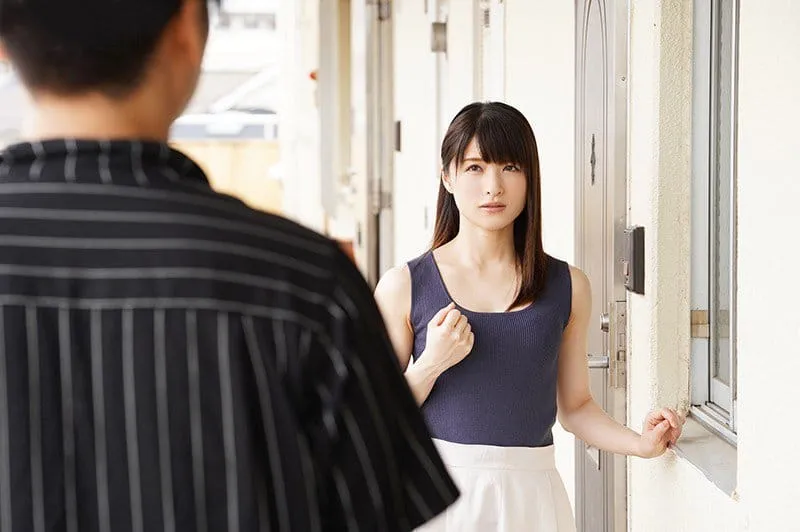 Cãi nhau với chồng yêu, vợ yêu ăn nằm với cậu thanh niên hàng xóm