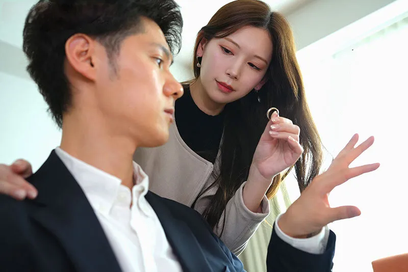 Bà xã đi đi chơi, gã chồng ở nhà bị nhỏ em vợ yêu gạ làm tình không trượt phát nào