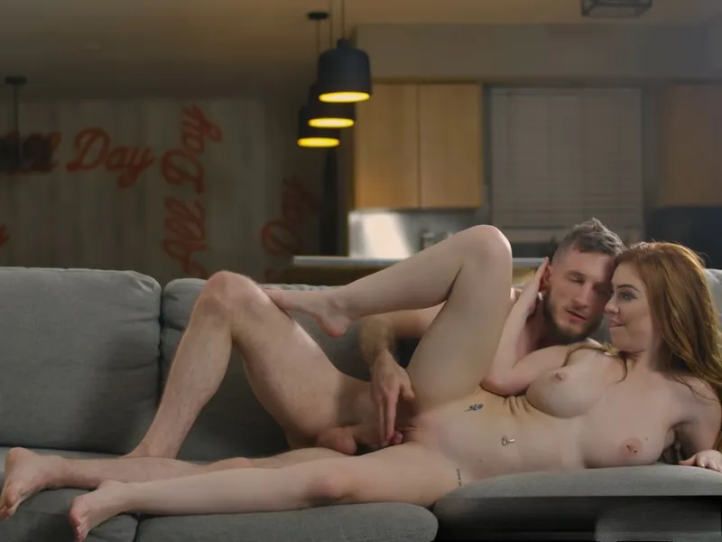 đang tăng ca mà gấu cứ dùng bím dụ tôi doggy cùng em